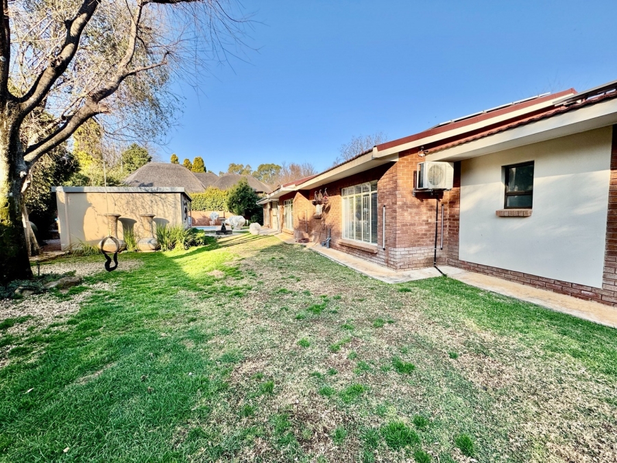 5 Bedroom Property for Sale in Mooivallei Park North West